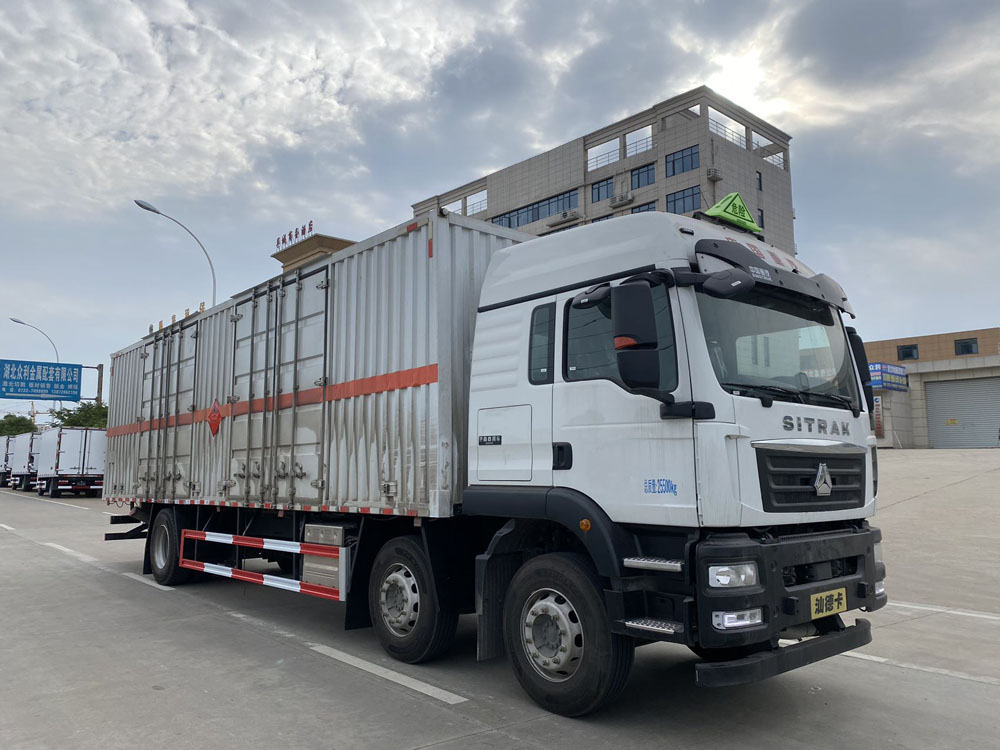 易燃液體廂式運(yùn)輸車，廂式運(yùn)輸車，楚勝汽車集團(tuán)