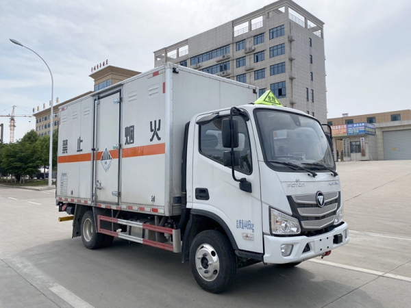 雜項危險物品廂式運輸車，運輸車，運輸車廠家，楚勝集團(tuán)